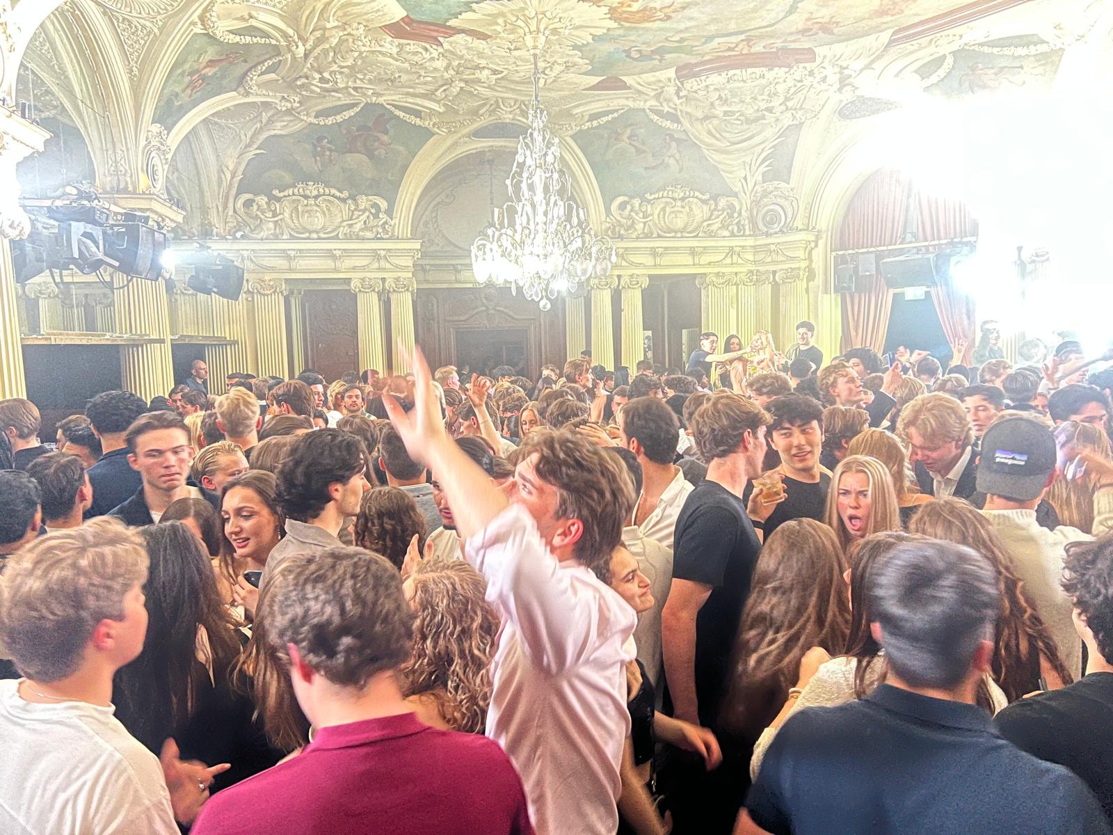 Guests enjoying club entry on May 27